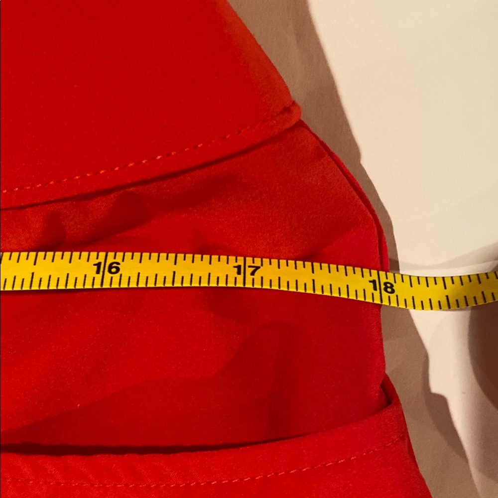 Chico's Red Bermuda Shorts Tailored Knee-Length size 1.5
SH-16 - Picture 11 of 13